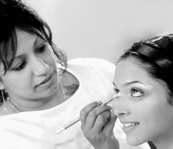 Ambika Pillai Makeup Artist -top trendig Make-up Artists in fashion and makeup industry 